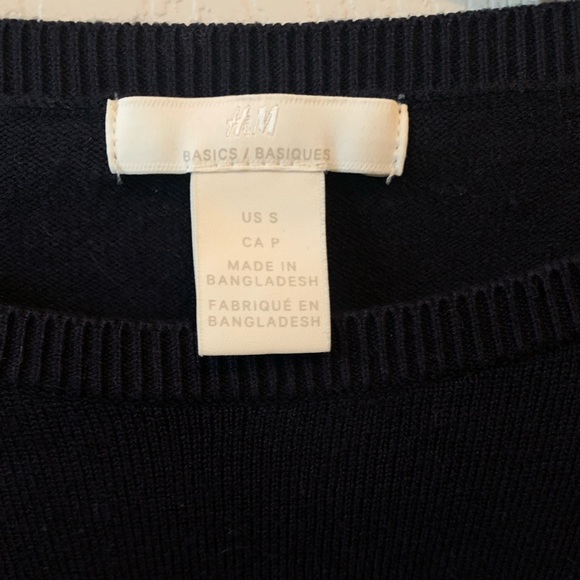 H&M navy blue sweater - Picture 3 of 3